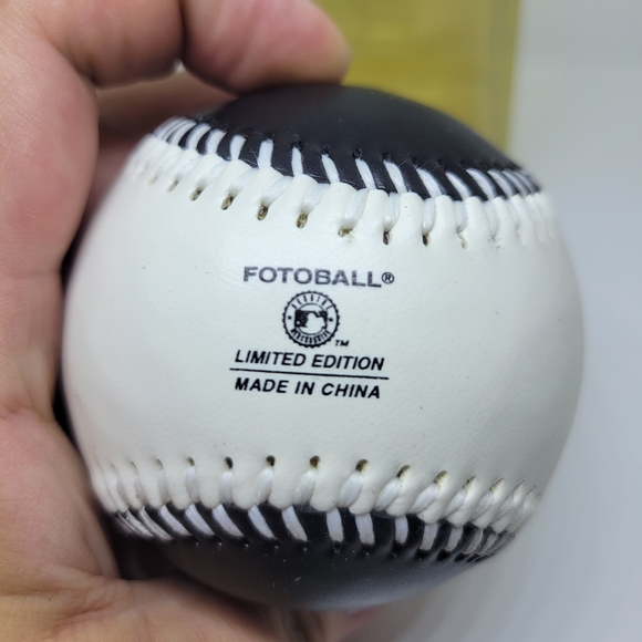 Limited Edition Pittsburgh Pirates MLB Fotoball - Picture 4 of 4